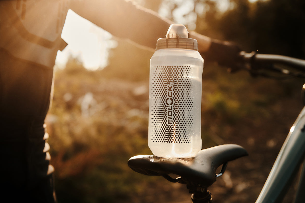 Fidlock Twist bottle 750 שקוף, בקבוק מים מגנטי לאופניים, מבט 5