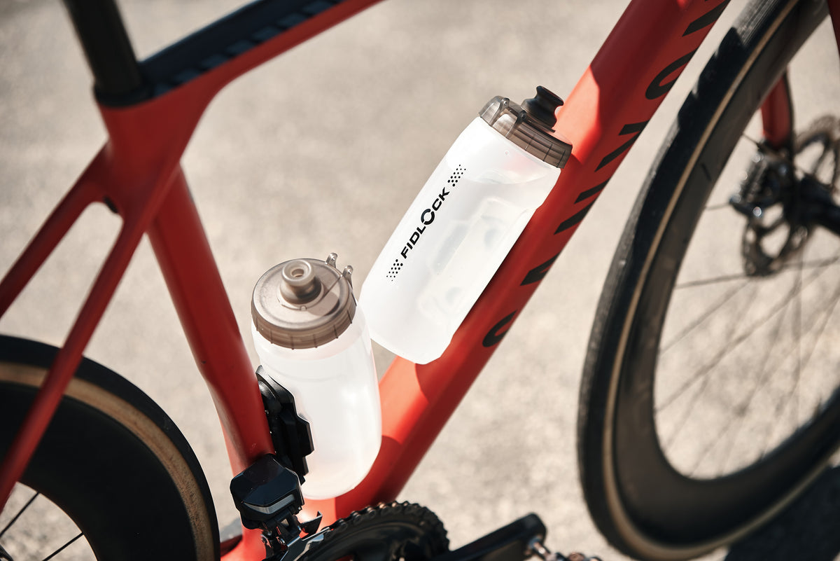 Fidlock Twist bottle 590 שקוף, בקבוק מים מגנטי לאופניים, מבט 3